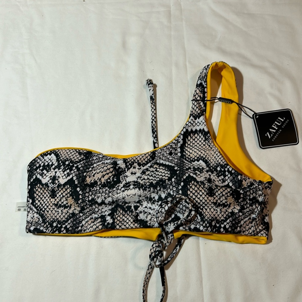 Zaful Women’s reversible  Yellow/Snakeskin one Shoulder Swim top Size Me…